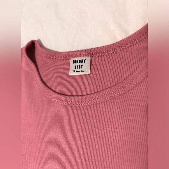 Aritzia Sunday Best Pink Cropped Longsleeve - Picture 4 of 4